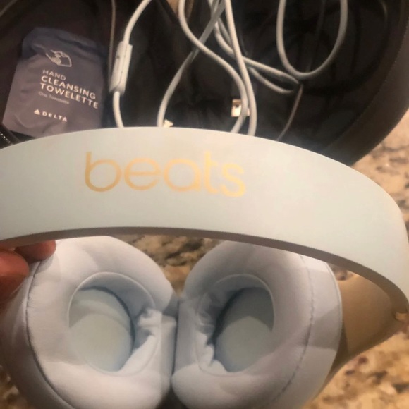 Beats by Dre Studio 3 Headphones Skyline Collection in Crystal Blue - Picture 5 of 5